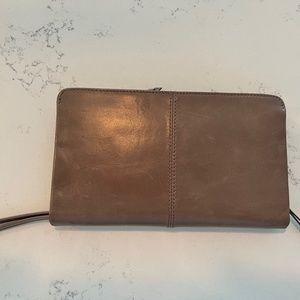 Hobo Evolve Wristlet